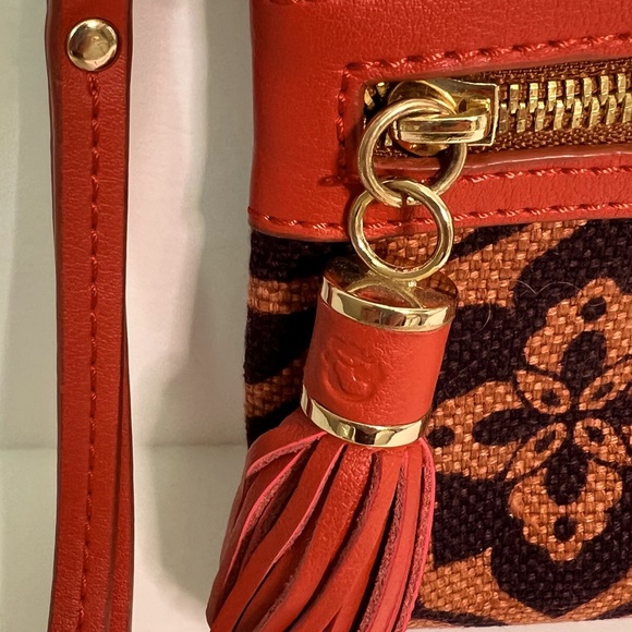Spartina 449 Linen & Leather Tasseled Wristlet w Gold Hardware - Picture 2 of 7